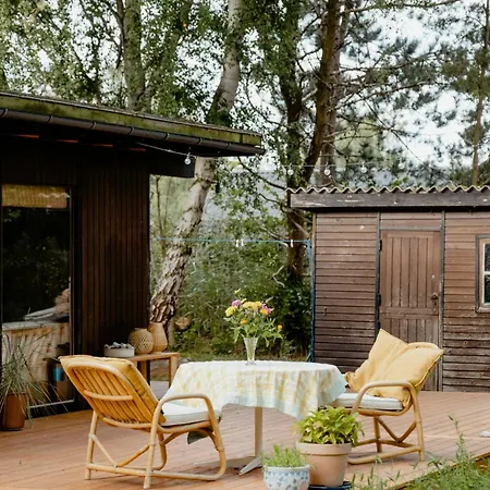 60s With Vintage Finds And Wild Surroundings * Tjørneholm